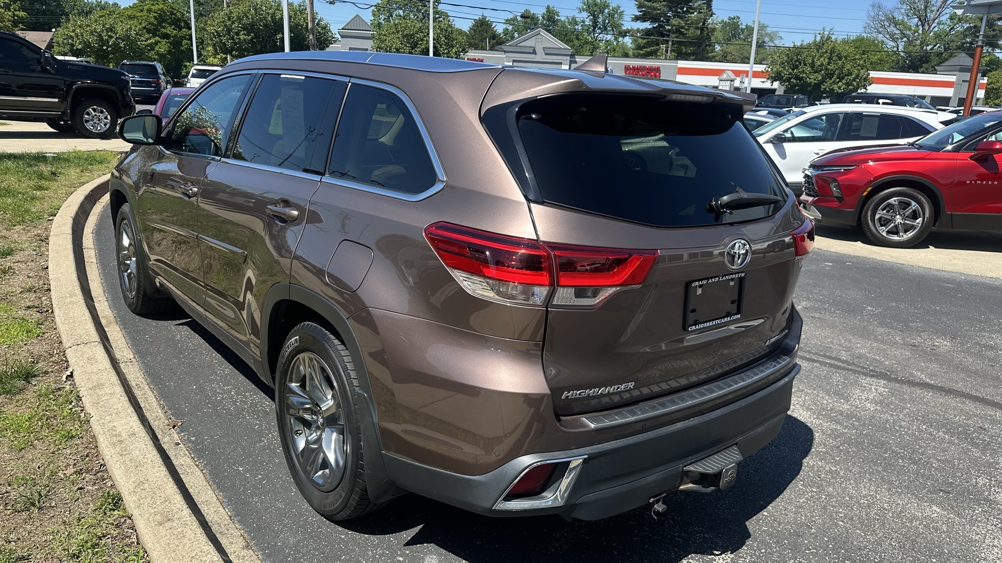 Vehicle image 7 of 33