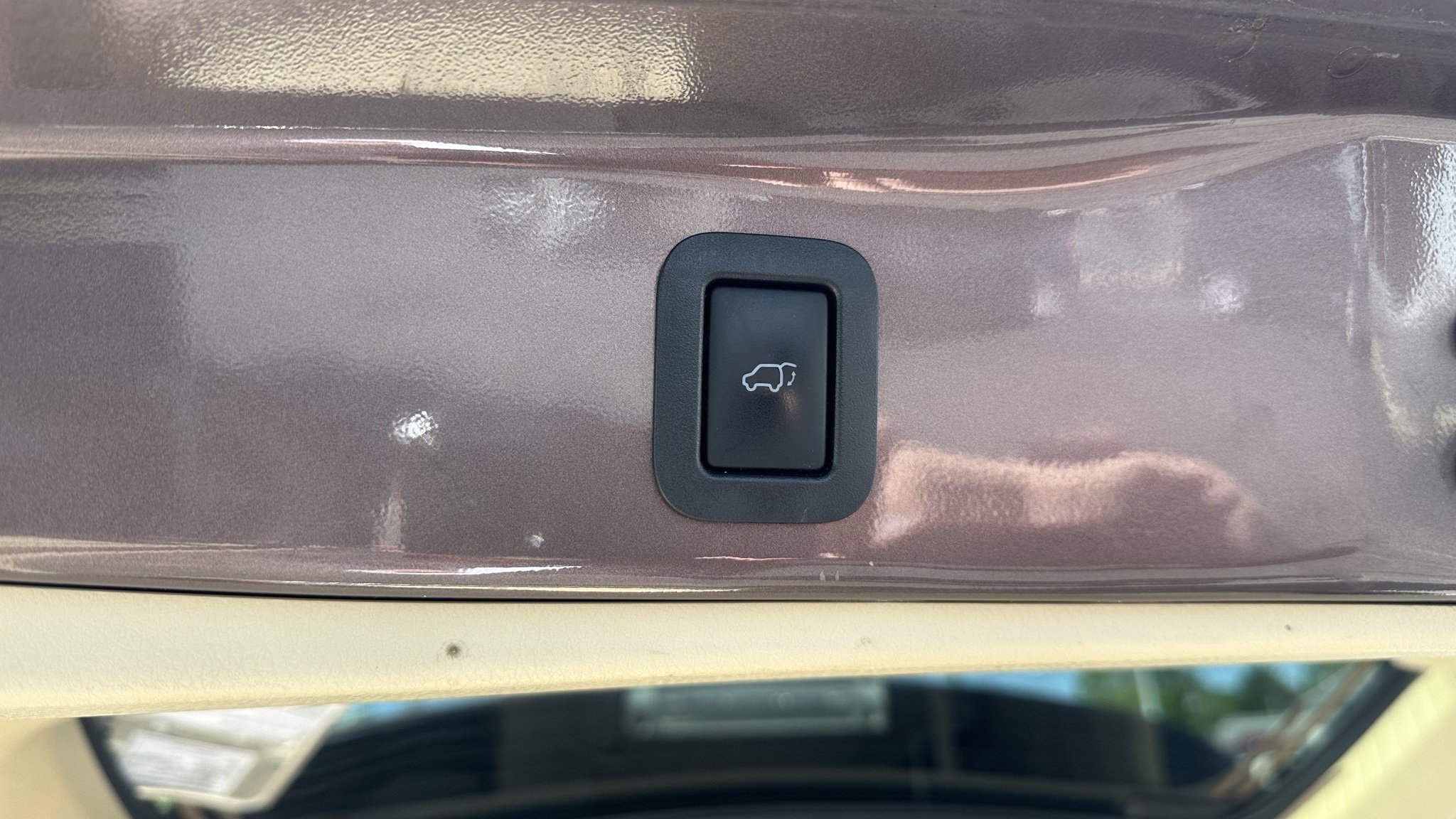 Vehicle image 24 of 33