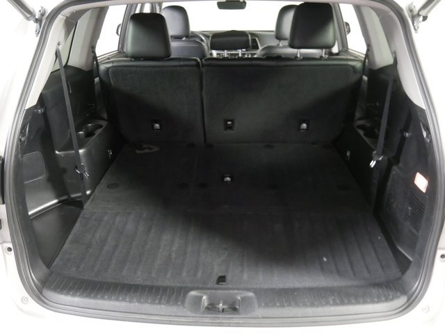 Vehicle image 18 of 33