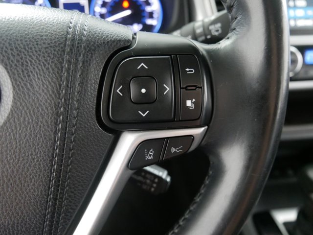Vehicle image 28 of 33