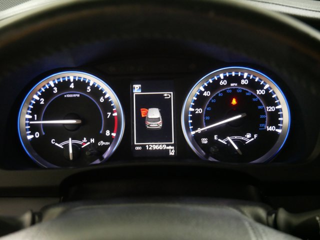 Vehicle image 21 of 33