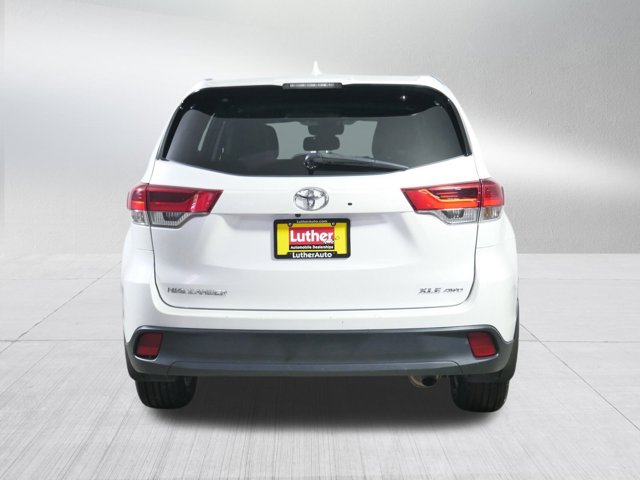 Vehicle image 7 of 33