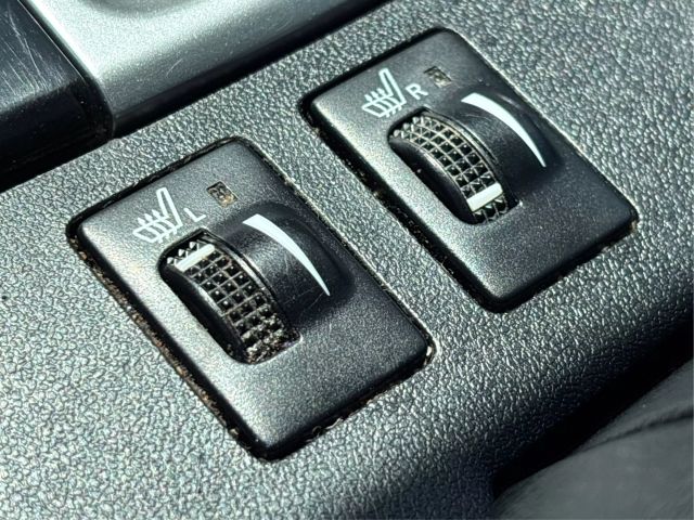 Vehicle image 28 of 40