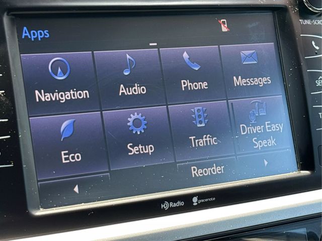 Vehicle image 22 of 40