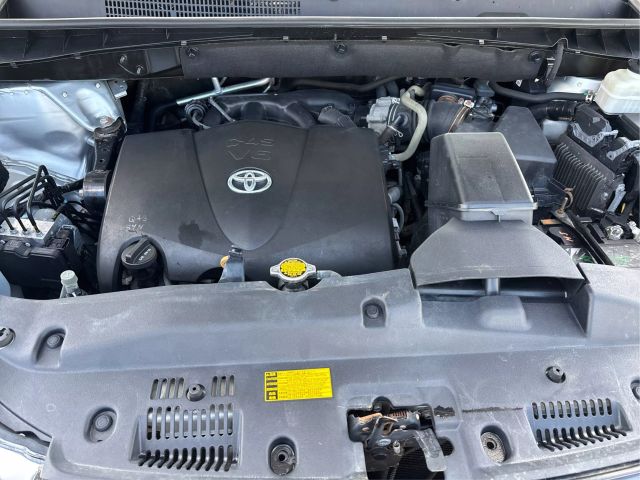 Vehicle image 9 of 40