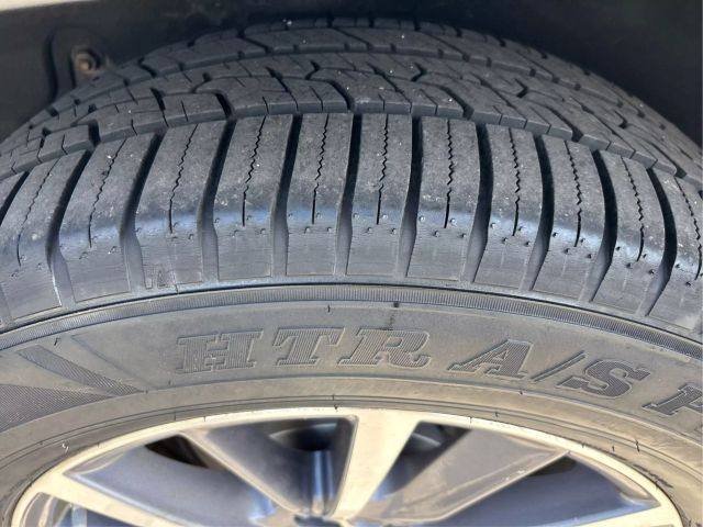 Vehicle image 11 of 40