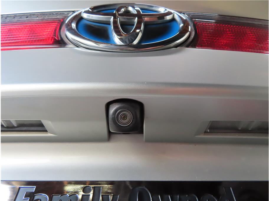 Vehicle image 24 of 28