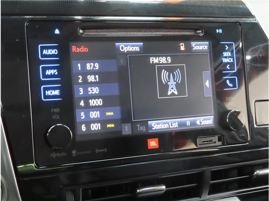 Vehicle image 13 of 28