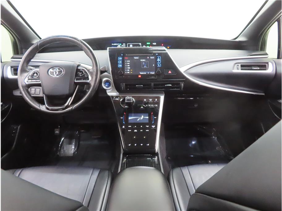 Vehicle image 9 of 28