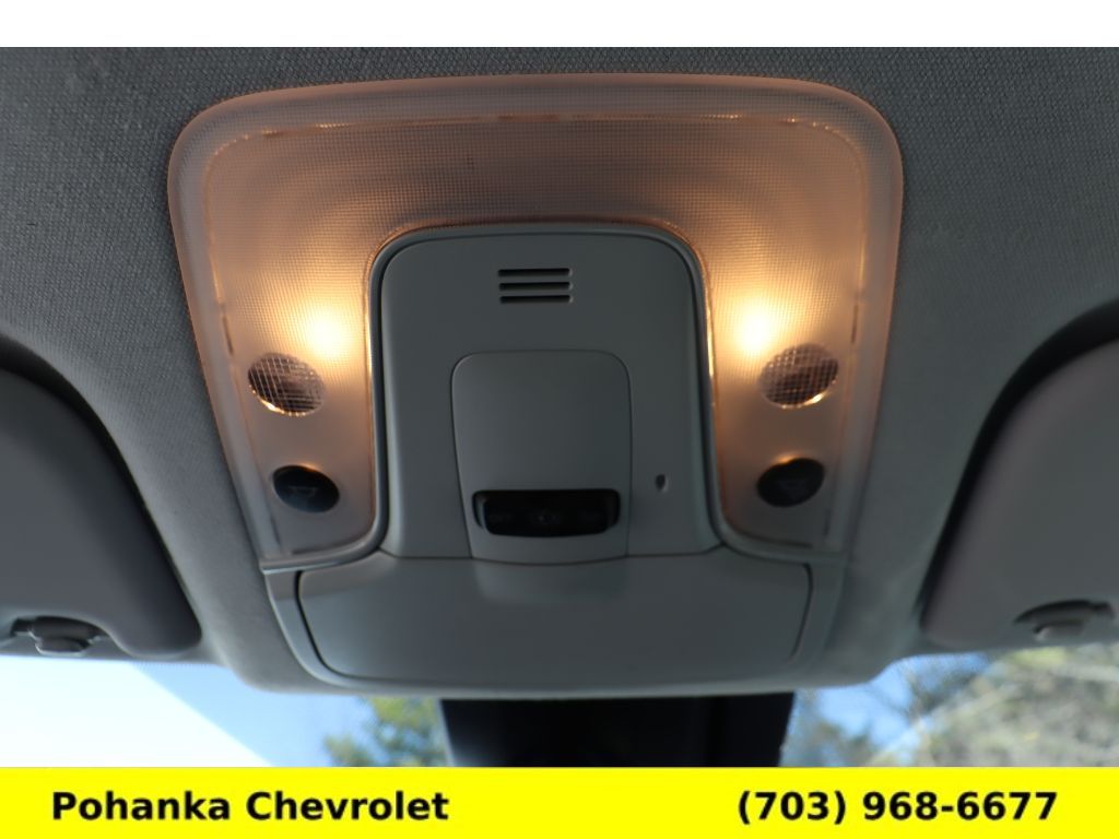 Vehicle image 9 of 32