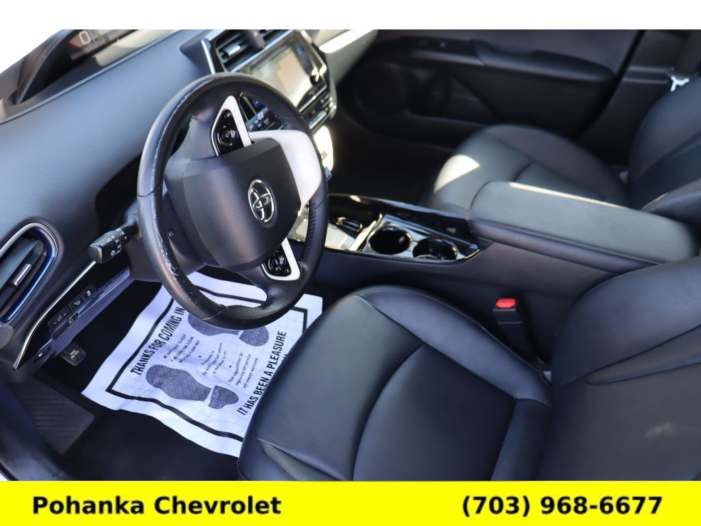 Vehicle image 20 of 32
