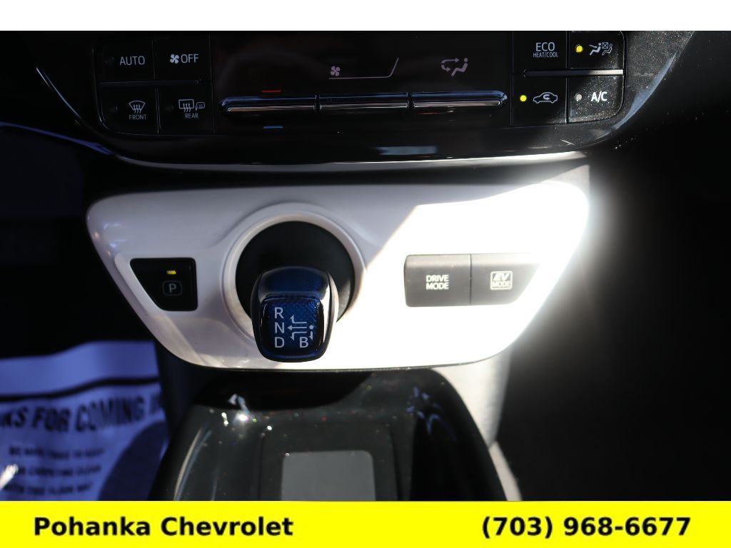 Vehicle image 12 of 32