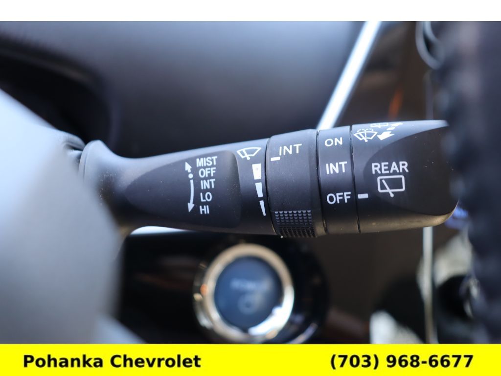 Vehicle image 14 of 32