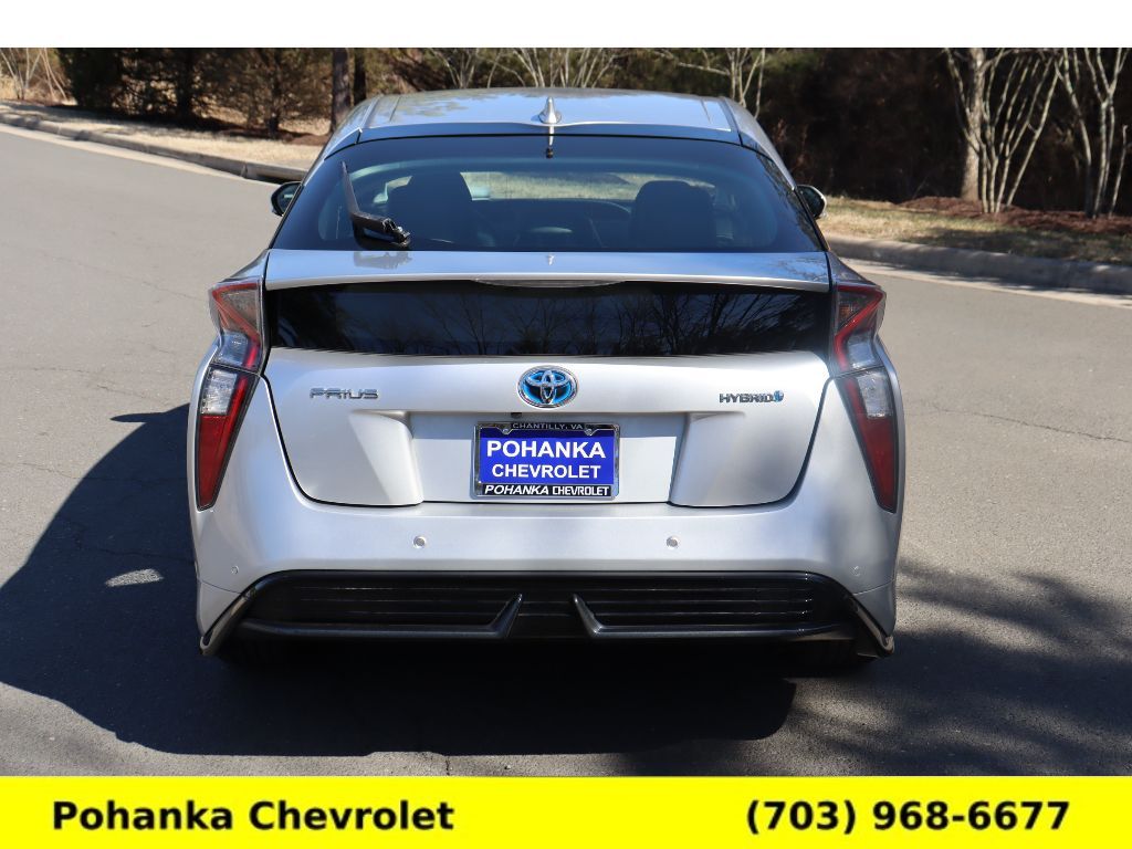 Vehicle image 5 of 32