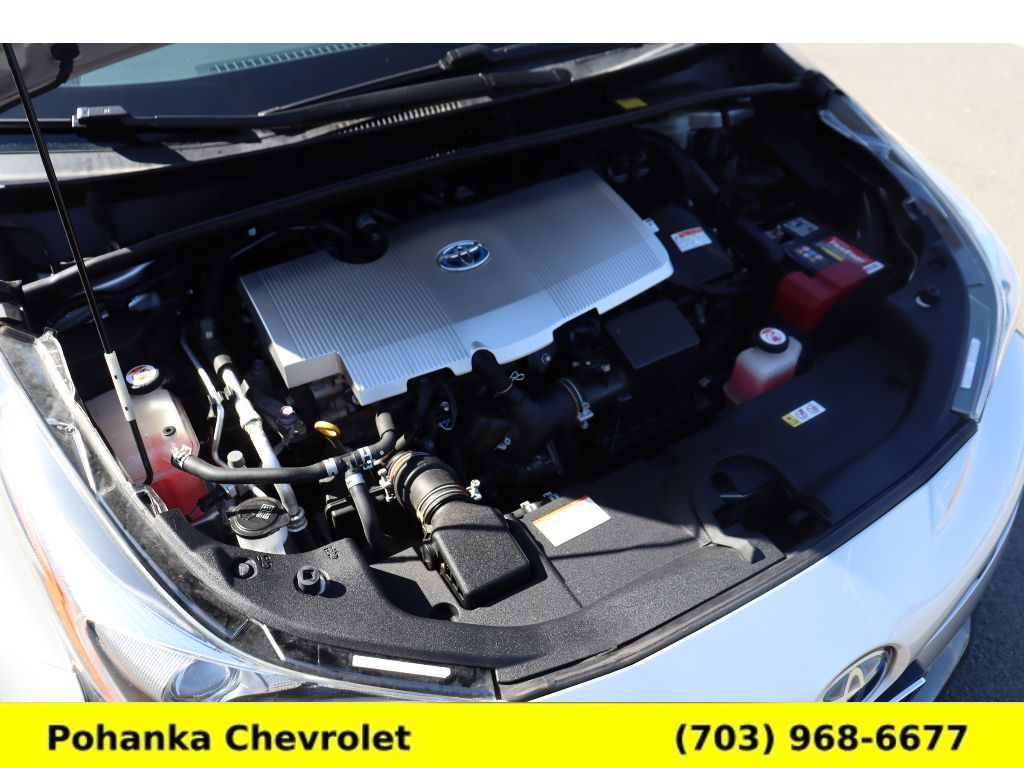 Vehicle image 29 of 32