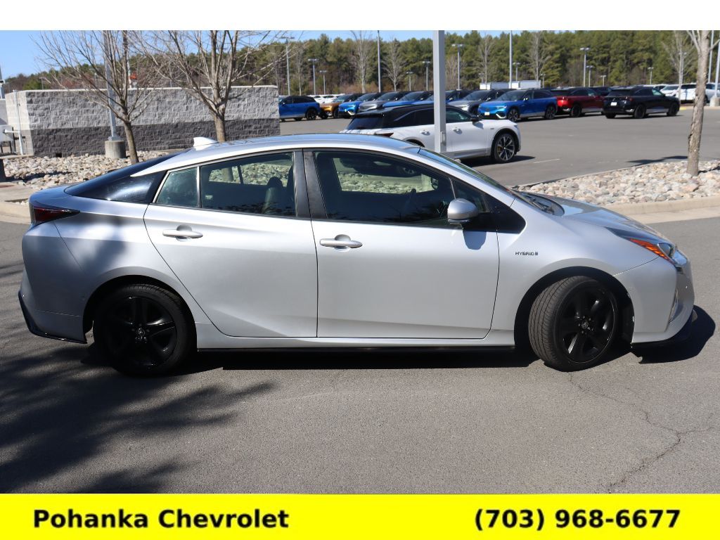 Vehicle image 7 of 32