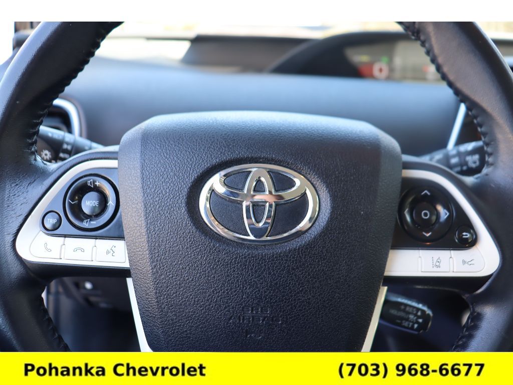 Vehicle image 13 of 32