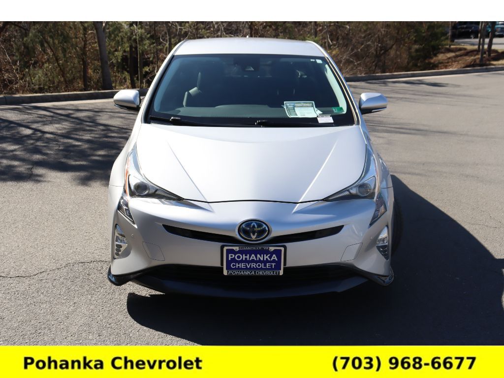 Vehicle image 4 of 32