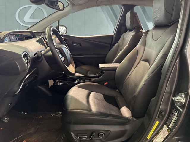Vehicle image 9 of 25