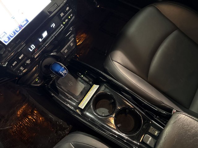 Vehicle image 24 of 25