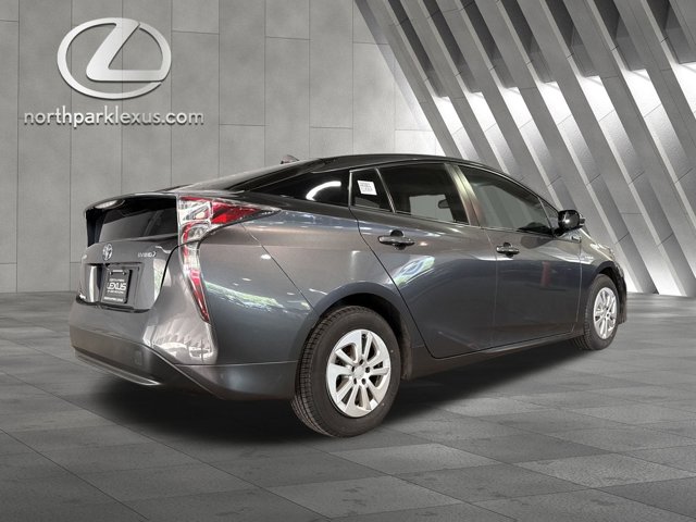 Vehicle image 4 of 25