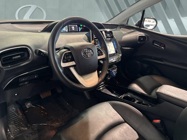 Vehicle image 8 of 25
