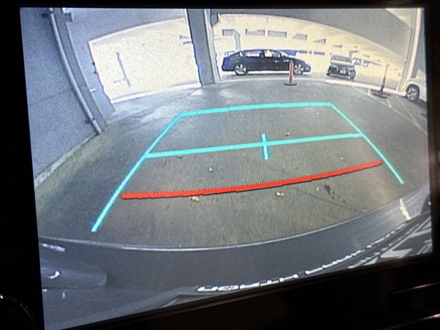 Vehicle image 17 of 25