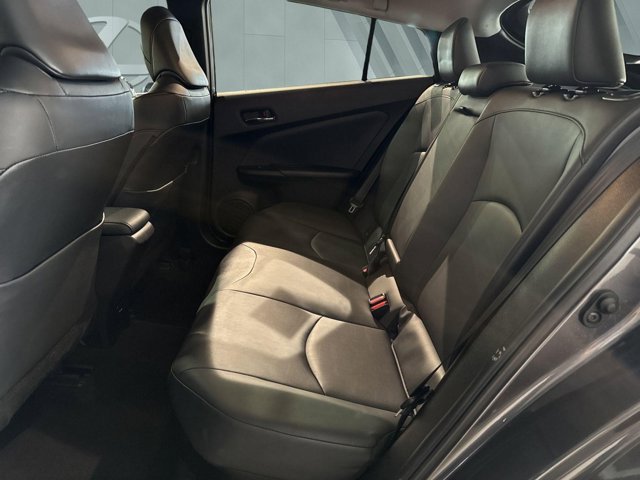 Vehicle image 22 of 25