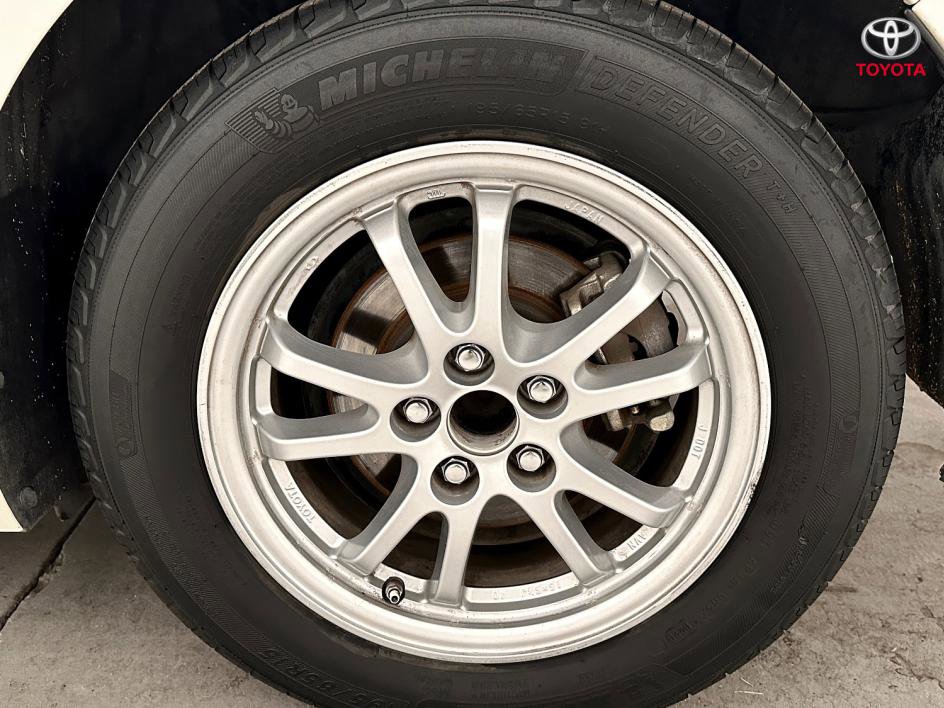 Vehicle image 20 of 22