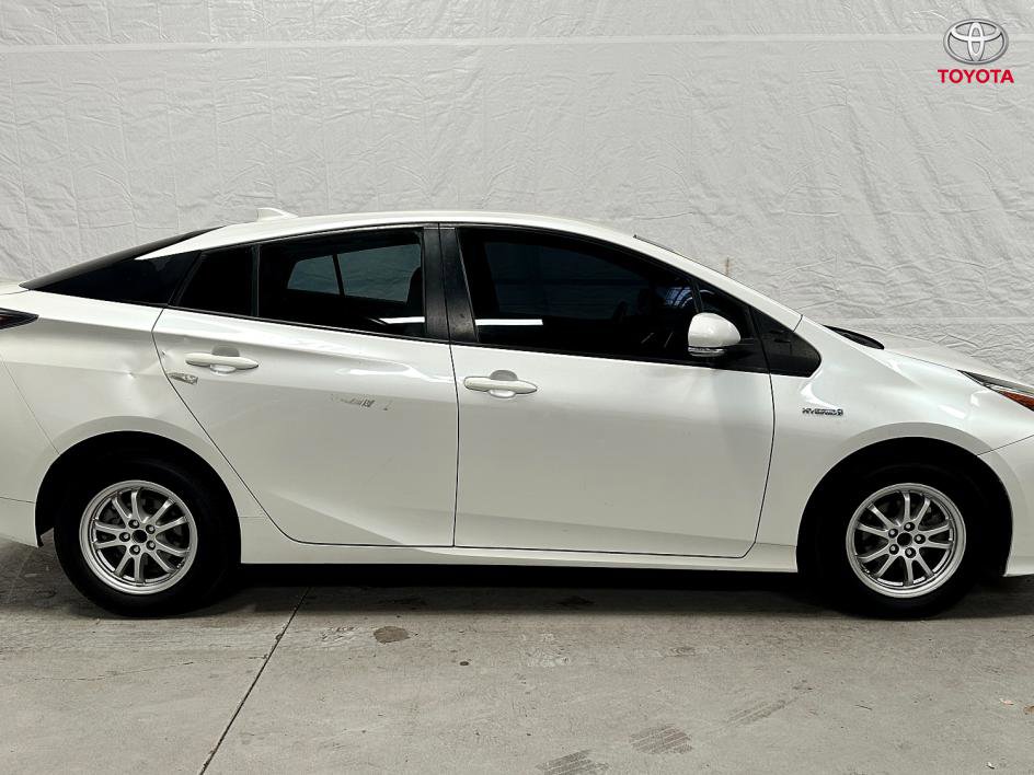 Vehicle image 4 of 22