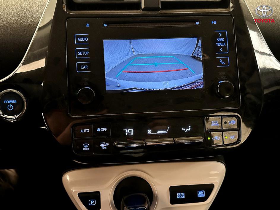 Vehicle image 12 of 22