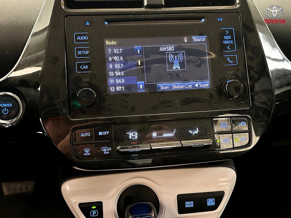Vehicle image 11 of 22