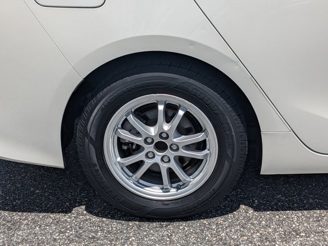 Vehicle image 10 of 31