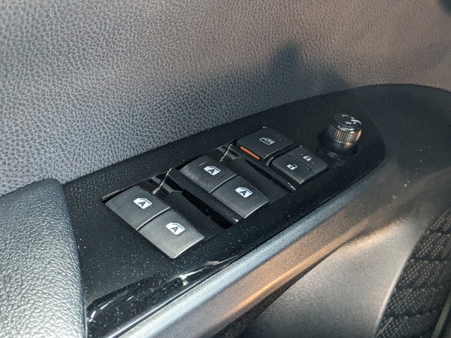 Vehicle image 26 of 31