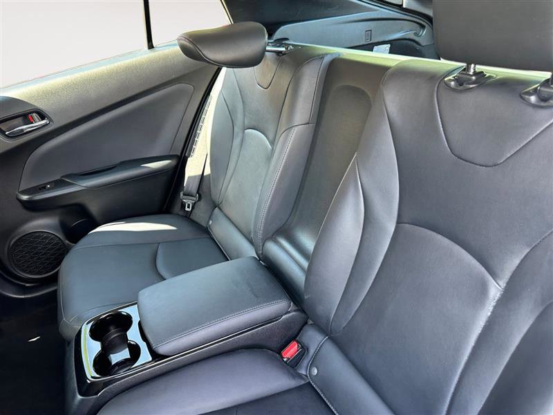 Vehicle image 13 of 15