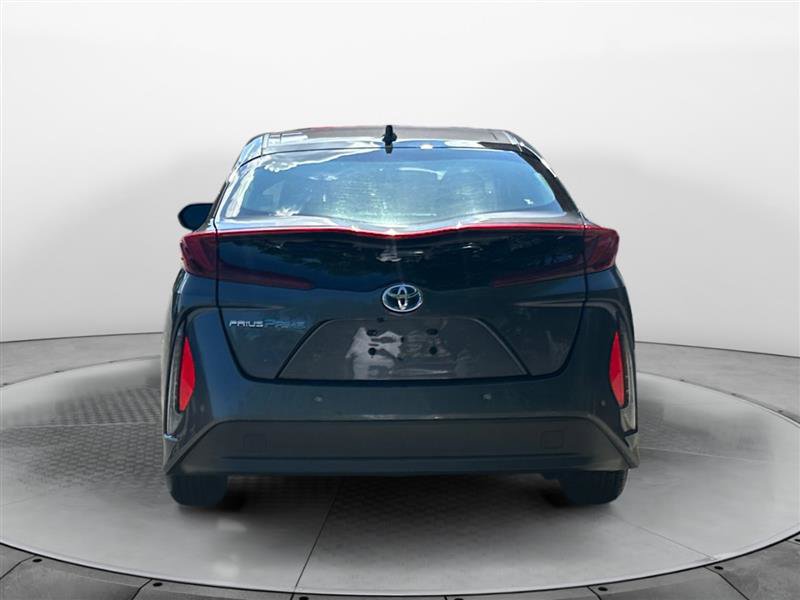 Vehicle image 6 of 15