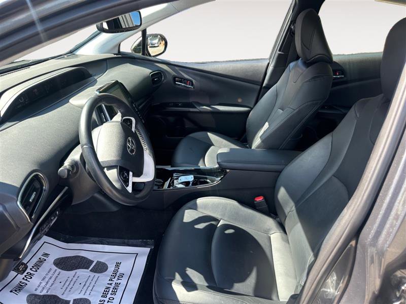Vehicle image 9 of 15