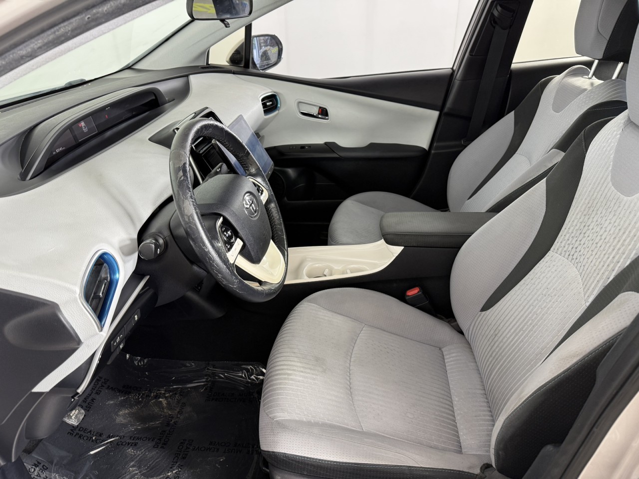 Vehicle image 10 of 14