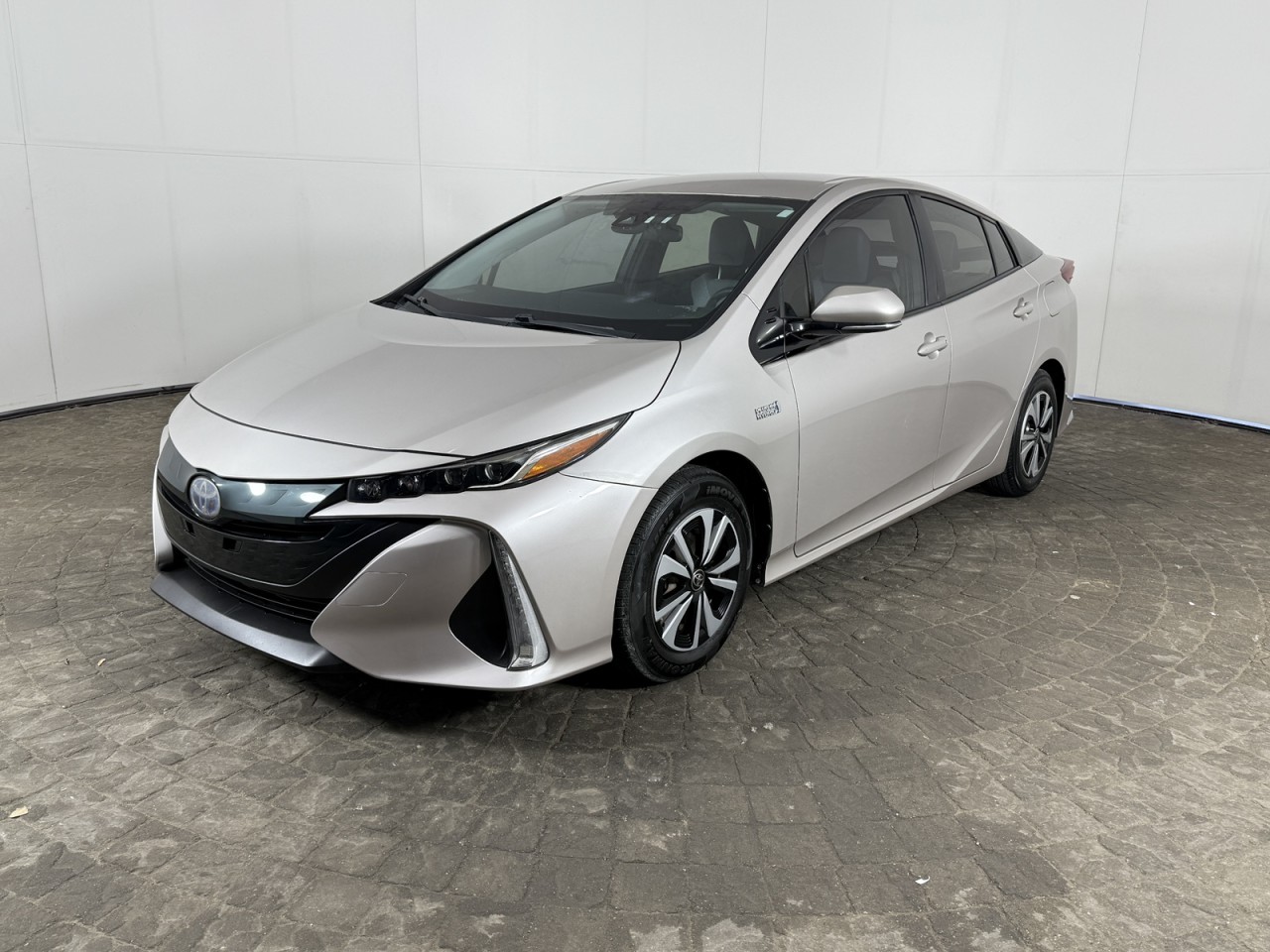 Vehicle image 1 of 14