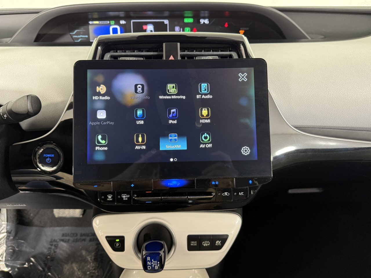Vehicle image 11 of 14
