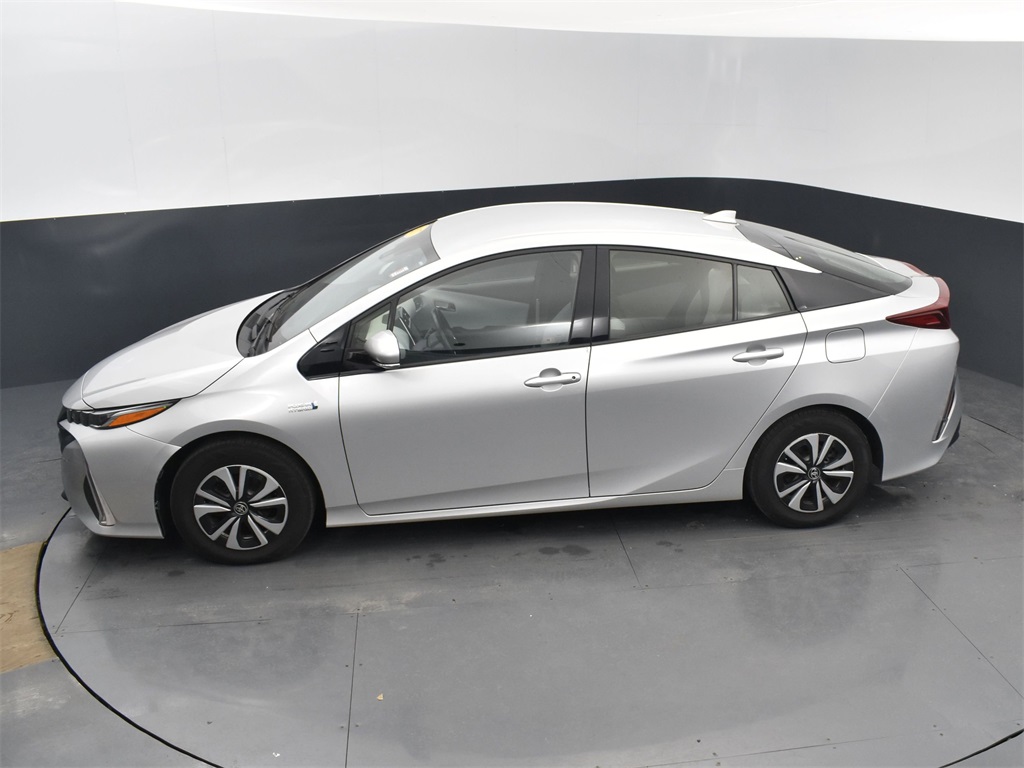 Vehicle image 4 of 50