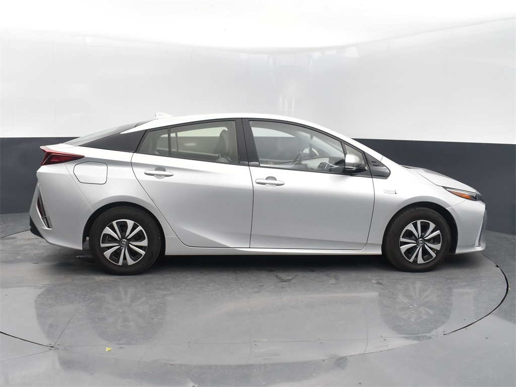Vehicle image 10 of 50