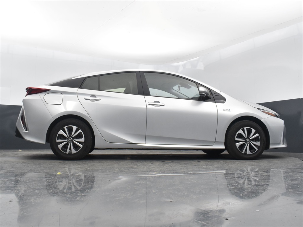 Vehicle image 12 of 50