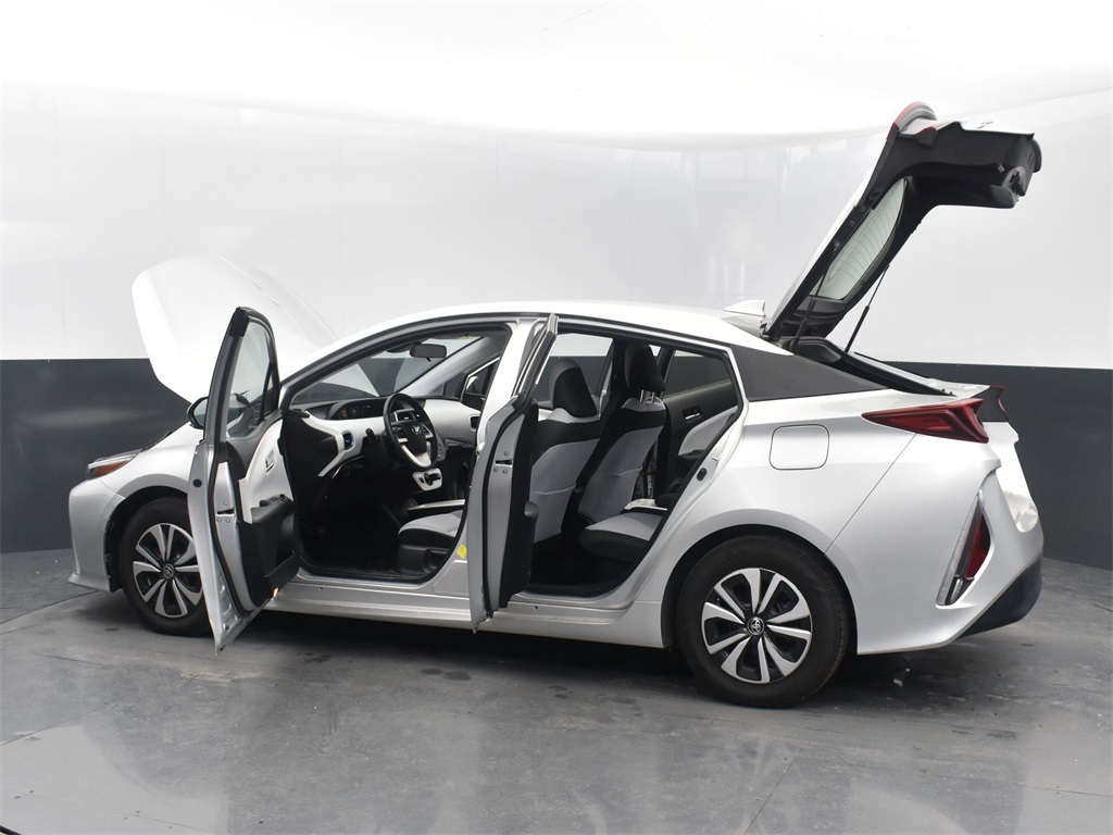 Vehicle image 21 of 50