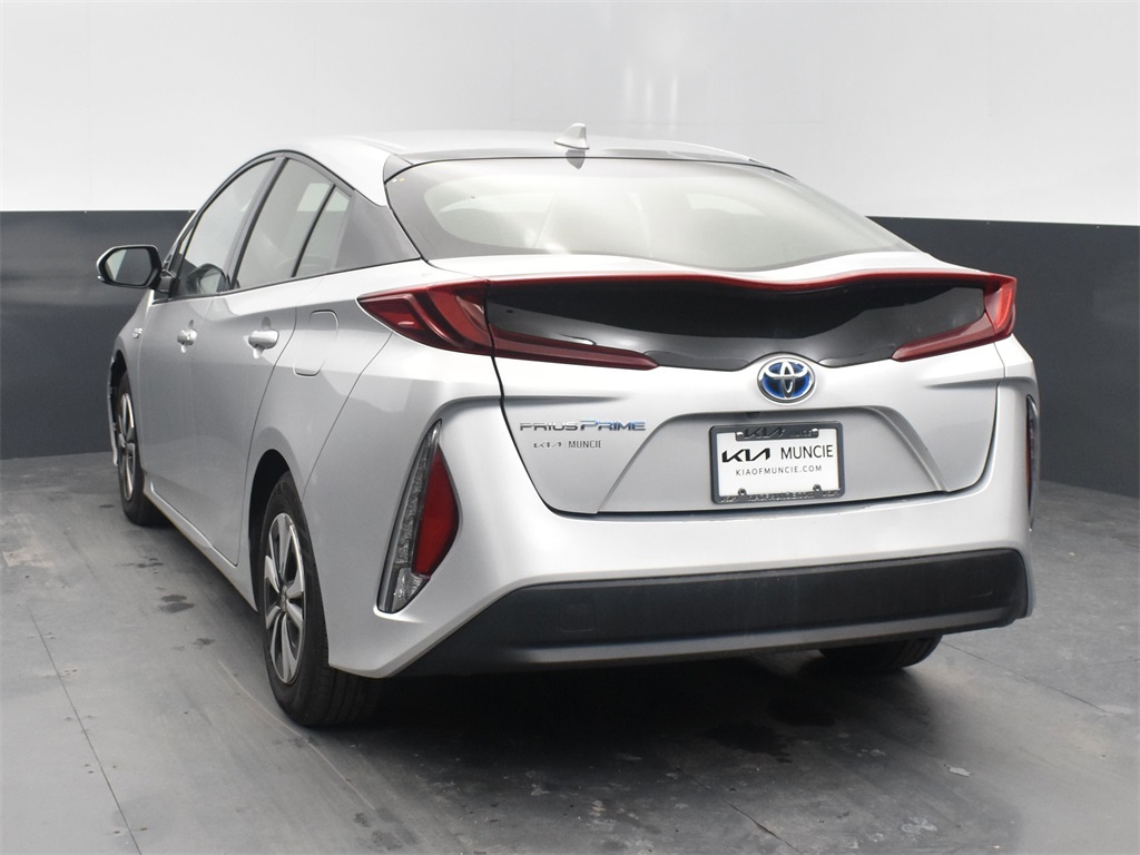Vehicle image 23 of 50