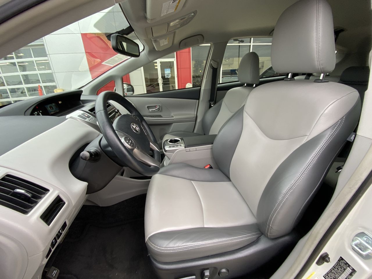 Vehicle image 12 of 25