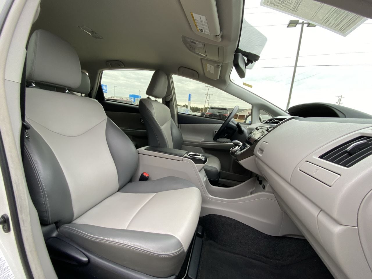 Vehicle image 24 of 25