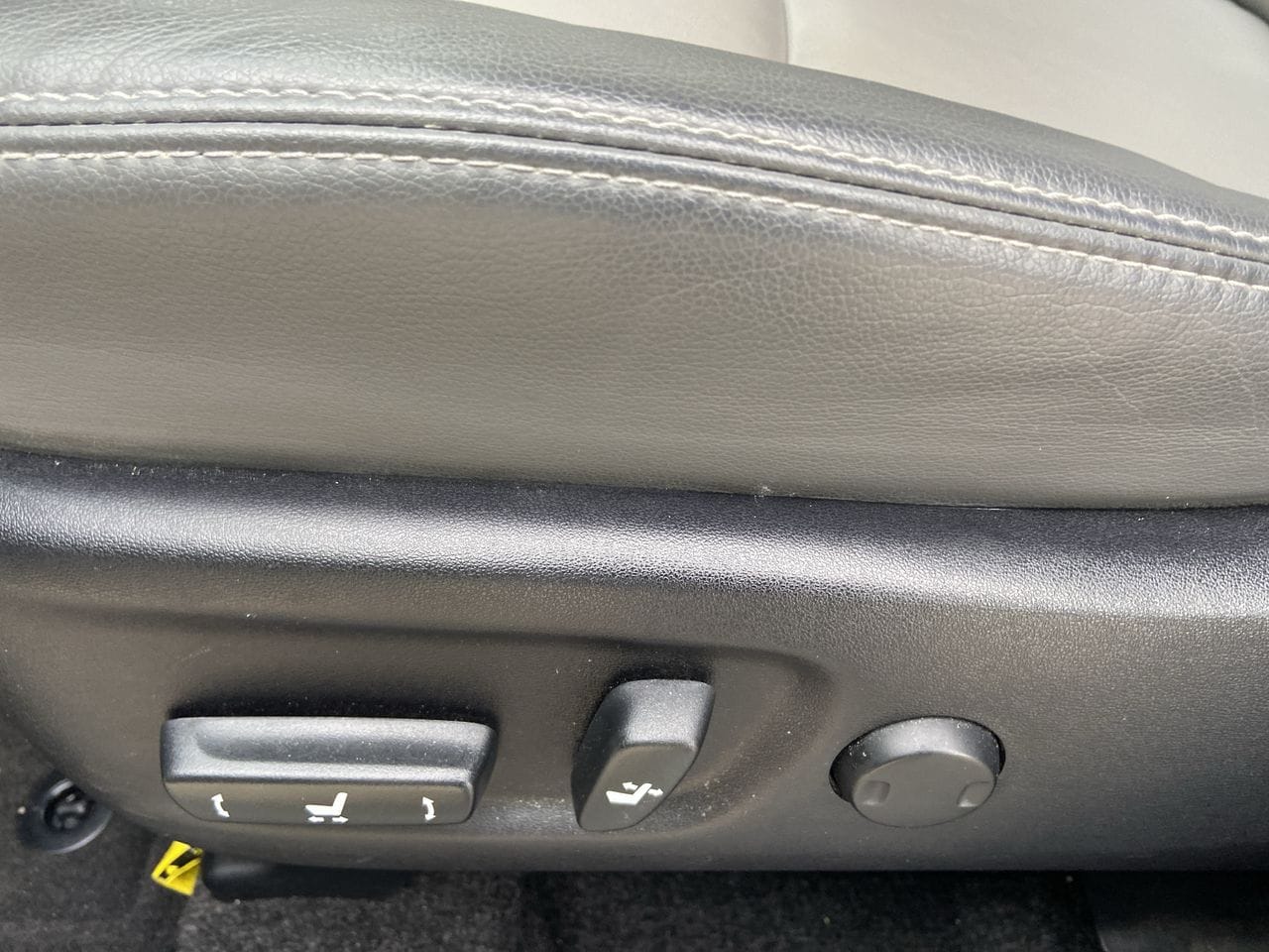 Vehicle image 13 of 25