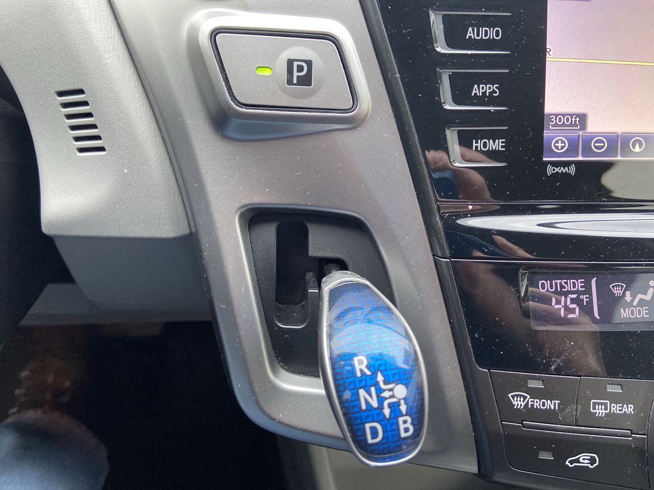 Vehicle image 21 of 25