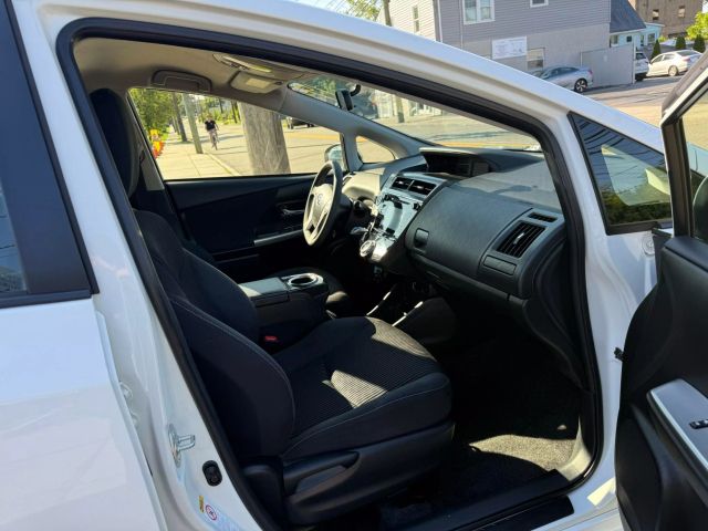 Vehicle image 28 of 34